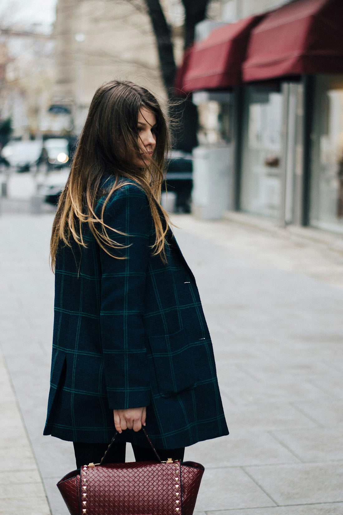 Monochrome streetwear outfit